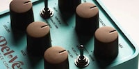 Effect-Blending Guitar Pedals Image 4