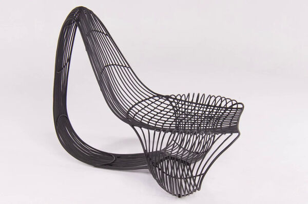 Seashell-Inspired Chair Designs Image 2