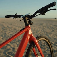 Elegantly Lightweight E-Bikes Image 3