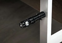 Diminutive Dual-Beam Flashlights Image 4