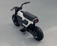 Swappable Battery Electric Motorcycles Image 2