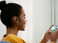 Accessible Exercise-Ready Earbuds Image 3