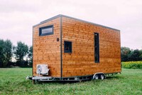 Eco-Friendly Miniature Homes Image 1