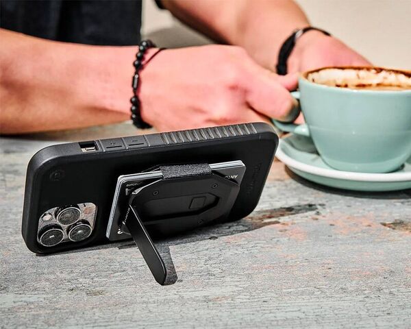 Magnetic Metallic Smartphone Wallets