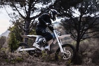 Dynamic Electric Motorbikes Image 6