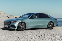 Expansive Infotainment Display Sedans Image 1