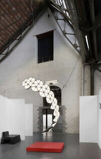 Honeycomb-Like Sculptural Lights Image 3