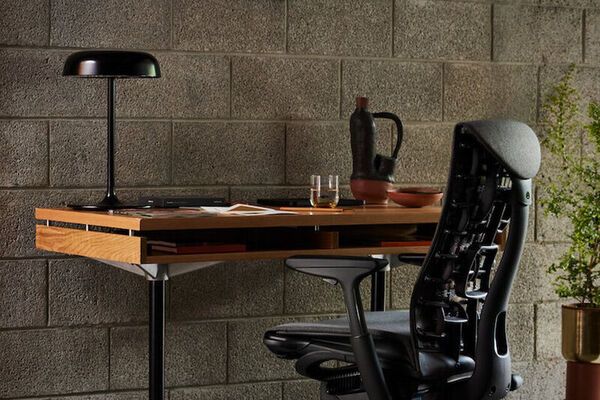 Streetlamp-Inspired Workstation Lamps : Herman Miller Ode Desk Lamp