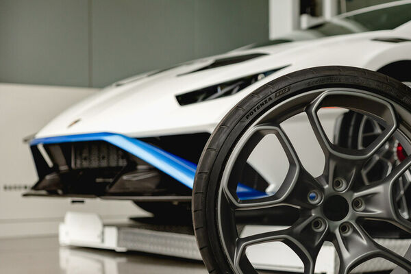 High-Performance Racing Tires