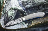 Limited-Edition Damascus Knives Image 1