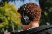 Sustainable Headphone Models Image 2