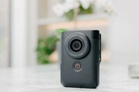 Compact Vlogging Cameras Image 1