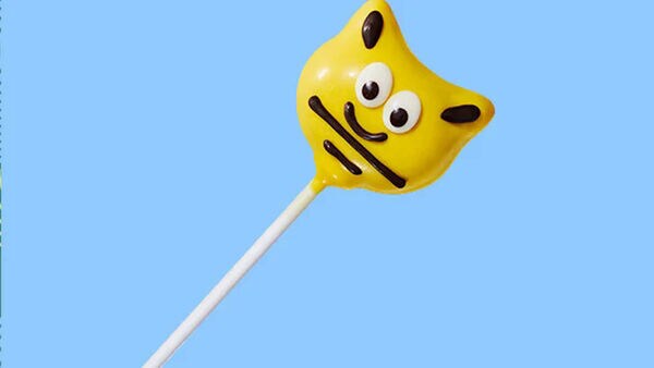 Bumblebee-Inspired Cake Pops