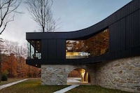 Landscape-Honoring Modern Homes Image 1
