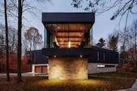 Landscape-Honoring Modern Homes Image 2