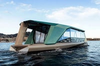 Luxe Electric Hydrofoil Yachts