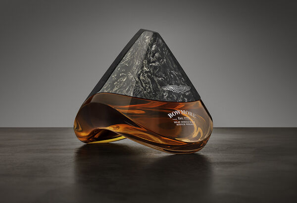 Arc-Shaped Luxe Libation Bottles