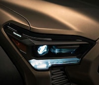 Shock-Absorbing Seat Pickup Trucks Image 8