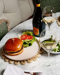 Champagne-Paired Burger Tours Image 2