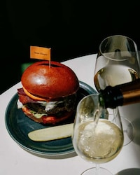 Champagne-Paired Burger Tours Image 3
