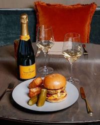Champagne-Paired Burger Tours Image 4