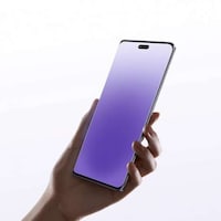 Dual-Selfie Lens Smartphones Image 3