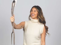 Flexible Smartphone Carrying Straps Image 3