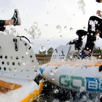 Mobile Motorized Inflatable Watercraft Image 4