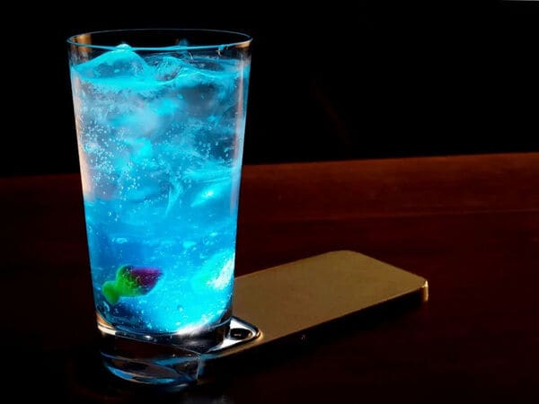 Sea-Inspired Anti-Smartphone Cocktails