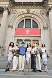 Fine Art-Inspired Fashion Image 3