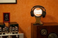 Digital Display Headphone Stands Image 1