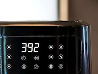 Contemporary Countertop Air Fryers Image 2