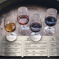 Limited-Edition Monthly Wine Capsules Image 4
