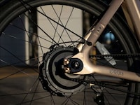 Special-Edition Urban E-Bikes Image 3