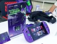 Removable Controller Handheld PCs Image 1