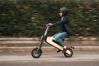 Bamboo-Bodied Folding Scooters Image 2