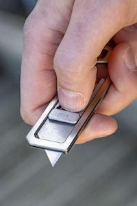 Featherweight Titanium Utility Knives Image 5