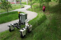 Pest-Slaying Agricultural Robots Image 2