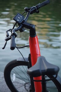 Torque-Sensing Commuter E-Bikes Image 2