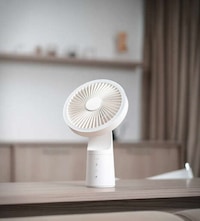 Lamp-Equipped Fan Designs Image 2