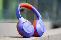 Chic Affordable Wireless Headphones Image 2