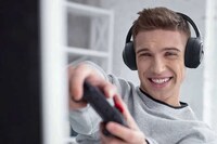 Chic Affordable Wireless Headphones Image 3