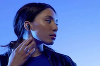 Sleek Custom EQ Earbuds Image 2