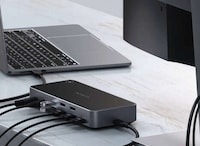 Multi-Display Laptop Docks Image 2