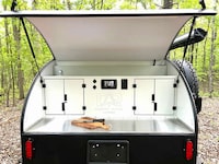 Capaciously Compact Teardrop Trailers Image 7