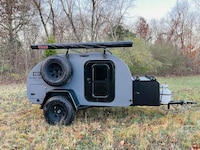 Capaciously Compact Teardrop Trailers Image 8