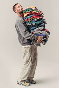 Vintage-Inspired Minimal Clothing