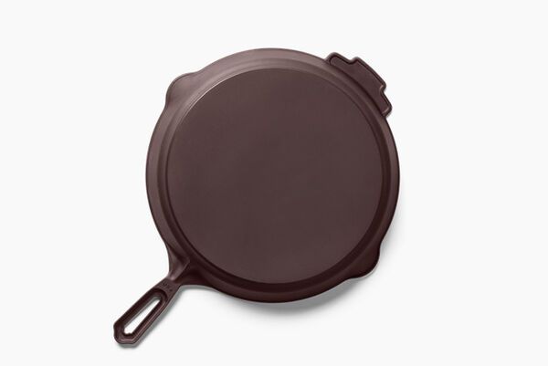 Campsite-Ready Iron Skillets : YETI 12-Inch Cast Iron Skillet Kit