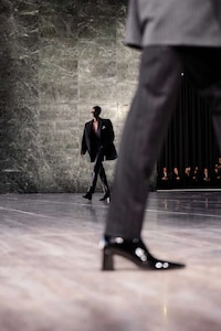 Minimalist Gallery Runways Image 3