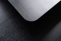 Minimalist Monochromatic Desk Designs Image 6
